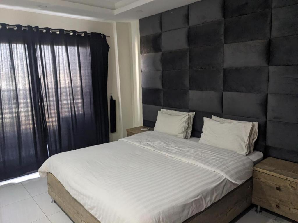 Lavish Hotel Rawalpindi Extérieur photo