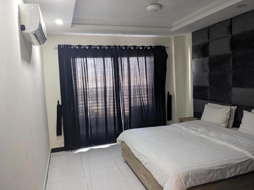 Lavish Hotel Rawalpindi Extérieur photo